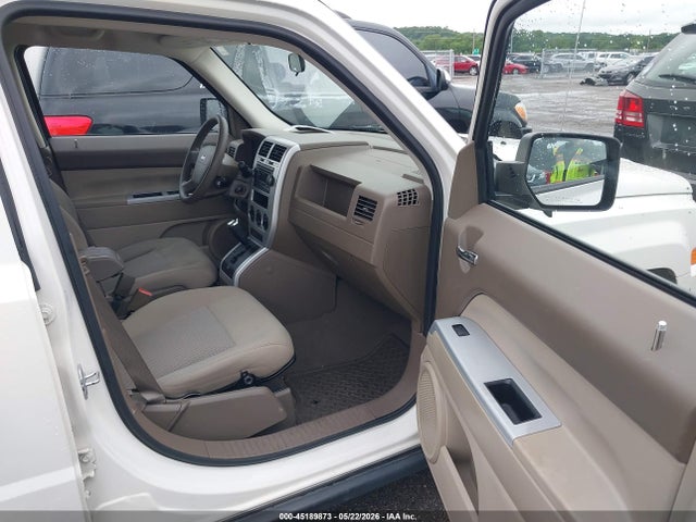 45189873 :رقم المزاد ، 1J8FT28W18D775961 vin ، 2008 Jeep Patriot Sport مزاد بيع