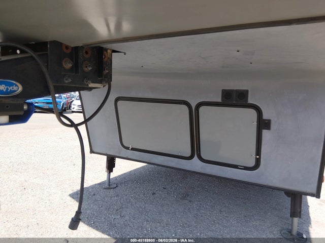 Keystone Rv Fuzion 2016 4YDF42235GF810410 Image 9