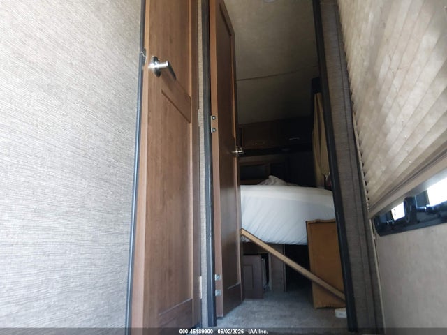 Keystone Rv Fuzion 2016 4YDF42235GF810410 Image 5