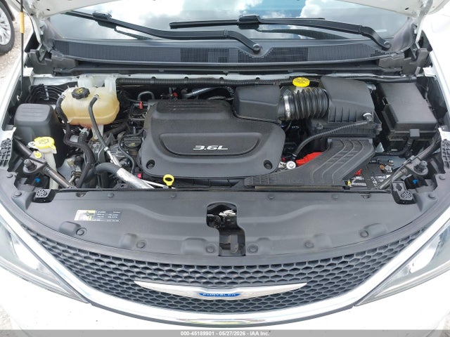 45189901 :رقم المزاد ، 2C4RC1BG7HR526643 vin ، 2017 Chrysler Pacifica Touring-l مزاد بيع