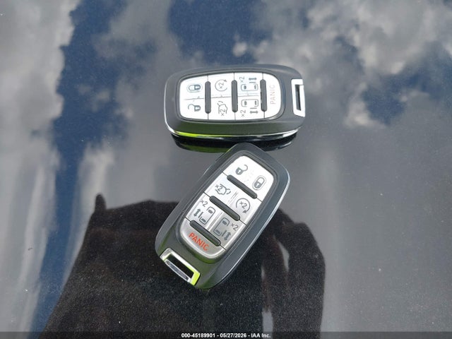 45189901 :رقم المزاد ، 2C4RC1BG7HR526643 vin ، 2017 Chrysler Pacifica Touring-l مزاد بيع