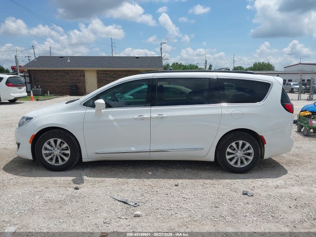 45189901 :رقم المزاد ، 2C4RC1BG7HR526643 vin ، 2017 Chrysler Pacifica Touring-l مزاد بيع