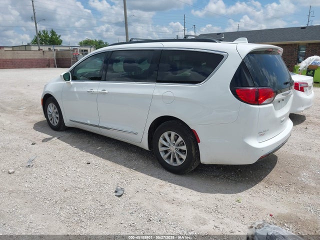 45189901 :رقم المزاد ، 2C4RC1BG7HR526643 vin ، 2017 Chrysler Pacifica Touring-l مزاد بيع