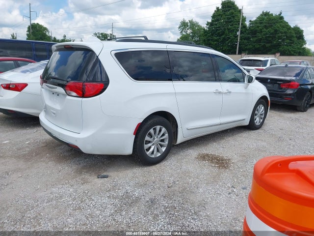 45189901 :رقم المزاد ، 2C4RC1BG7HR526643 vin ، 2017 Chrysler Pacifica Touring-l مزاد بيع