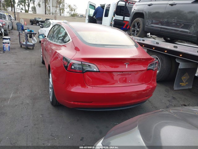 Tesla Model 3 Long Range/mid Range 2018 5YJ3E1EA4JF032894 Image 16