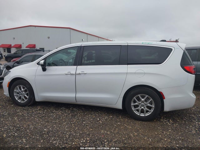 Продаж на аукціоні авто 2023 Chrysler Pacifica Touring L, vin: 2C4RC1BG2PR615843, номер лоту: 45190023