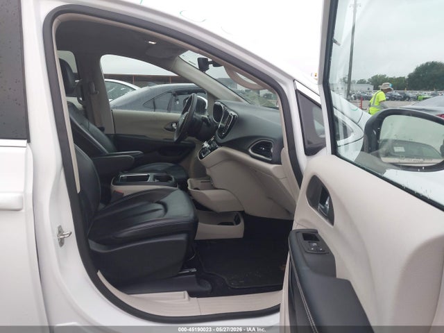 Продаж на аукціоні авто 2023 Chrysler Pacifica Touring L, vin: 2C4RC1BG2PR615843, номер лоту: 45190023