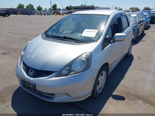 45190075 :رقم المزاد ، JHMGE8H34DC075283 vin ، 2013 Honda Fit مزاد بيع