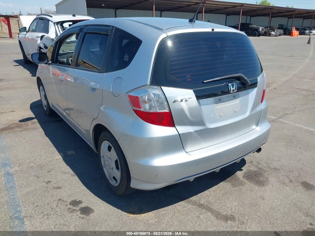 45190075 :رقم المزاد ، JHMGE8H34DC075283 vin ، 2013 Honda Fit مزاد بيع
