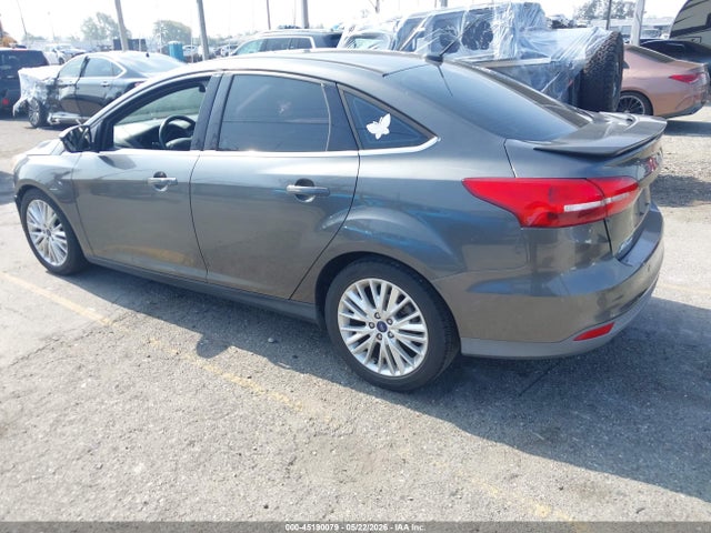 Ford Focus Titanium 2017 1FADP3J28HL245627 Image 3