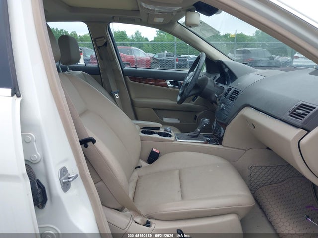 45190159 :رقم المزاد ، WDDGF8BB5AR111317 vin ، 2010 Mercedes-benz C 300 Luxury 4matic/sport 4matic مزاد بيع