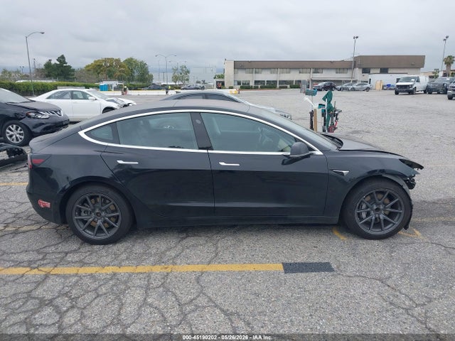 2018 Tesla Model 3 Long Range/mid Range მანქანა იყიდება აუქციონზე, vin: 5YJ3E1EA7JF045526, აუქციონის ნომერი: 45190202