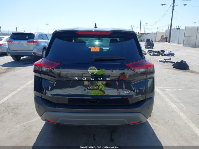 JN8BT3BA8PW417613 Nissan Rogue Sv Fwd