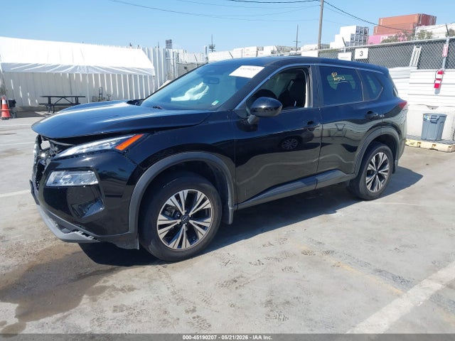 JN8BT3BA8PW417613 Nissan Rogue Sv Fwd