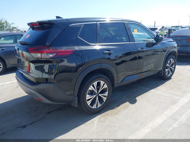 JN8BT3BA8PW417613 Nissan Rogue Sv Fwd