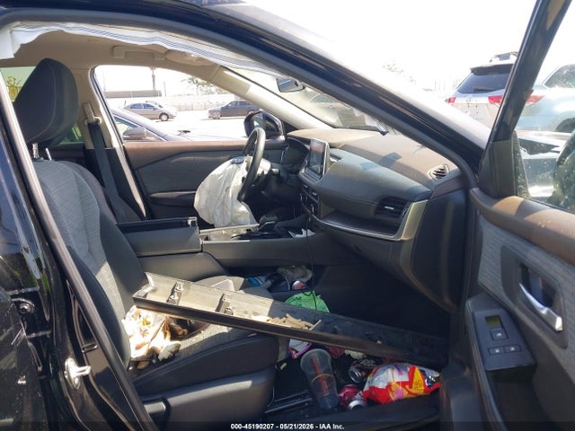 JN8BT3BA8PW417613 Nissan Rogue Sv Fwd