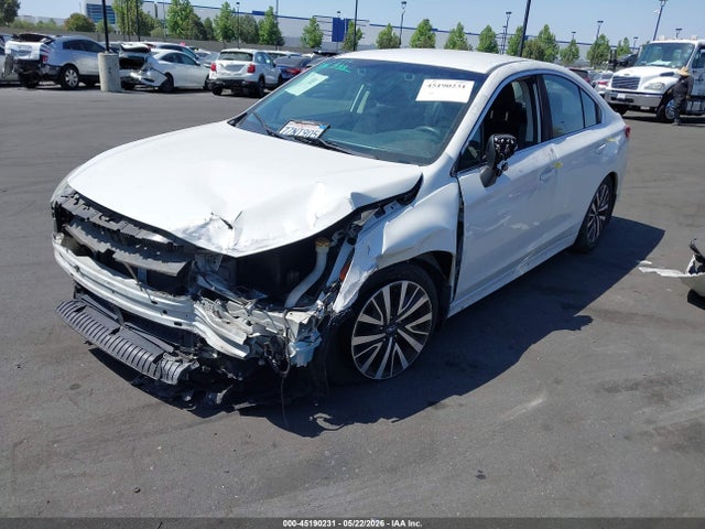 Subaru Legacy 2.5i Premium 2018 4S3BNAF66J3003884 Image 2