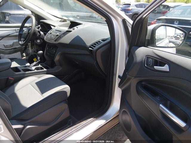 Ford ESCAPE SE 2017 1FMCU9GD9HUC95467 Image 5