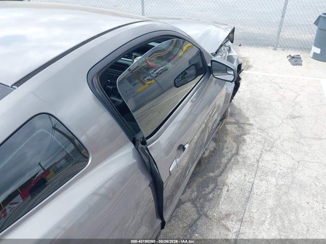 1ZVBP8AM0E5250270 Ford Mustang V6