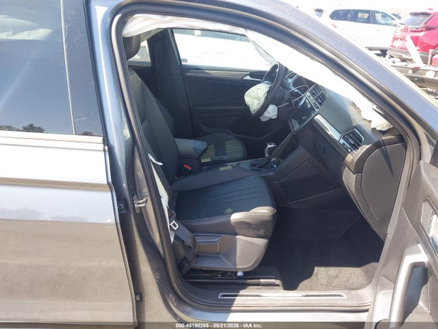 3VVCB7AX7PM120561 Volkswagen Tiguan 2.0t Se R-line Black