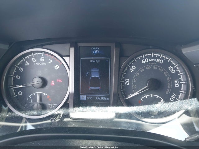 45190407 :رقم المزاد ، 3TMAZ5CN0JM057537 vin ، 2018 Toyota Tacoma Sr5 V6 مزاد بيع