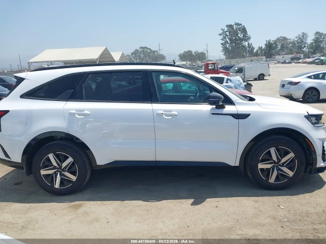 KIA SORENTO EX 2023 5XYRH4LF5PG223260 Image 13