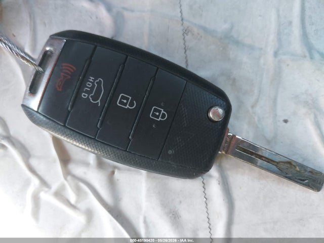 KIA Soul 2017 KNDJN2A22H7449748 Image 11