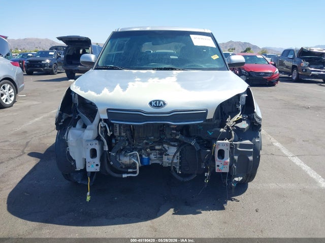 KIA Soul 2017 KNDJN2A22H7449748 Image 13