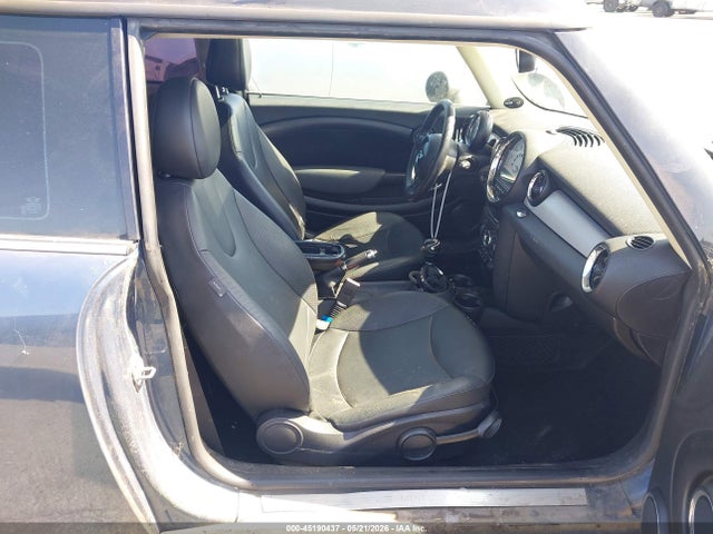 45190437 :رقم المزاد ، WMWSU3C59BT093119 vin ، 2011 Mini Cooper مزاد بيع