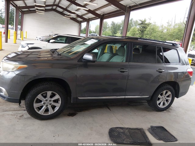 45190439 :رقم المزاد ، 5TDBK3EHXCS163436 vin ، 2012 Toyota Highlander Base V6 مزاد بيع