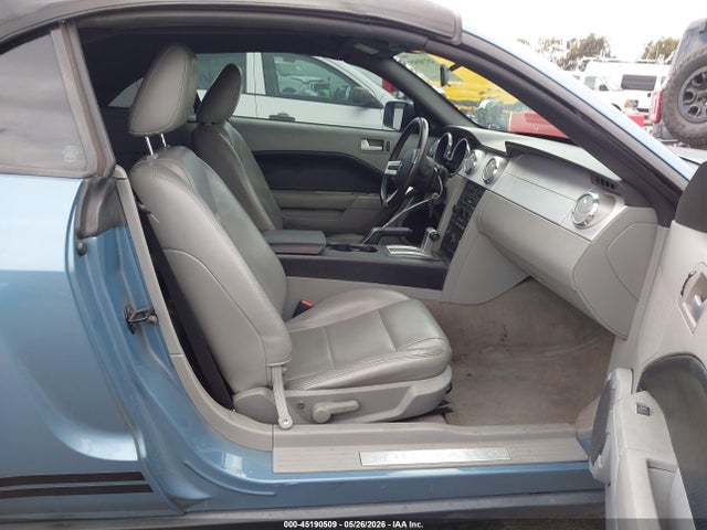 Продажа на аукционе авто 2005 Ford Mustang, vin: 1ZVFT84NX55252268, номер лота: 45190509