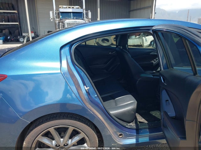 45190540 :رقم المزاد ، 3MZBN1V34JM204363 vin ، 2018 Mazda Mazda3 Touring مزاد بيع