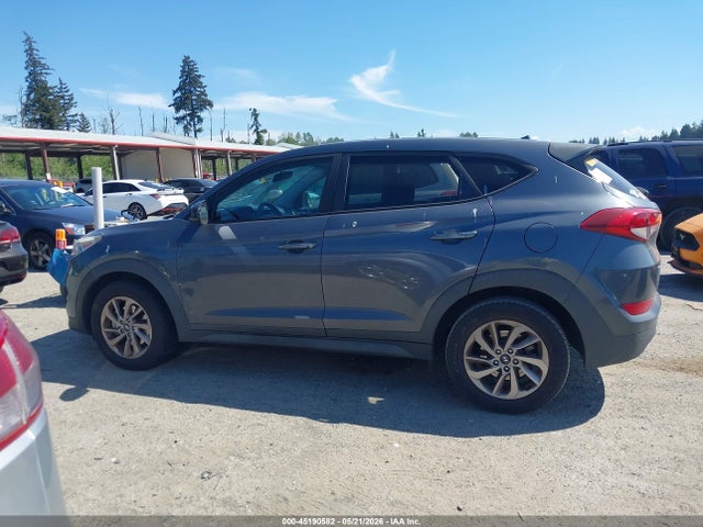 KM8J23A42JU609887 Hyundai TUCSON SE