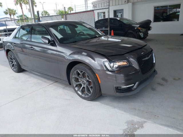 45190679 :رقم المزاد ، 2C3CCABGXJH296327 vin ، 2018 Chrysler 300 300s مزاد بيع