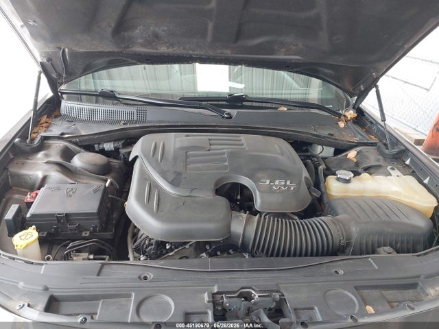 45190679 :رقم المزاد ، 2C3CCABGXJH296327 vin ، 2018 Chrysler 300 300s مزاد بيع