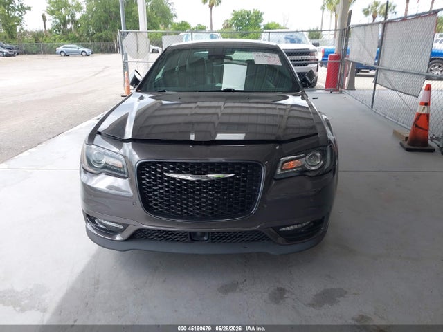 45190679 :رقم المزاد ، 2C3CCABGXJH296327 vin ، 2018 Chrysler 300 300s مزاد بيع