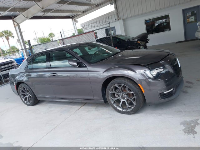 45190679 :رقم المزاد ، 2C3CCABGXJH296327 vin ، 2018 Chrysler 300 300s مزاد بيع