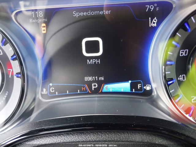 45190679 :رقم المزاد ، 2C3CCABGXJH296327 vin ، 2018 Chrysler 300 300s مزاد بيع