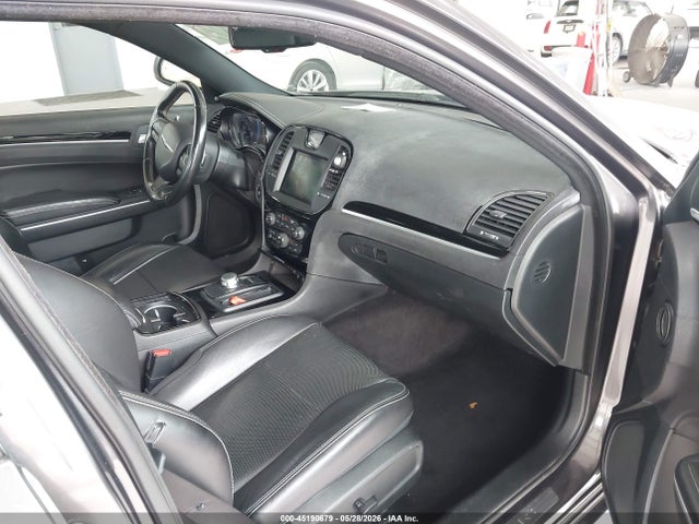 45190679 :رقم المزاد ، 2C3CCABGXJH296327 vin ، 2018 Chrysler 300 300s مزاد بيع