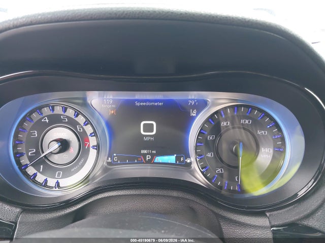 45190679 :رقم المزاد ، 2C3CCABGXJH296327 vin ، 2018 Chrysler 300 300s مزاد بيع