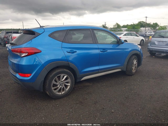45190700 :رقم المزاد ، KM8J33A44HU522144 vin ، 2017 Hyundai Tucson Se مزاد بيع