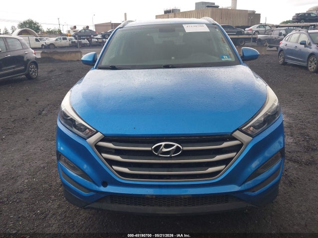 45190700 :رقم المزاد ، KM8J33A44HU522144 vin ، 2017 Hyundai Tucson Se مزاد بيع