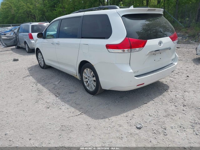 45190719 :رقم المزاد ، 5TDDK3DC4BS009205 vin ، 2011 Toyota Sienna Limited مزاد بيع