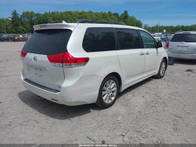 45190719 :رقم المزاد ، 5TDDK3DC4BS009205 vin ، 2011 Toyota Sienna Limited مزاد بيع