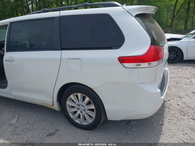 45190719 :رقم المزاد ، 5TDDK3DC4BS009205 vin ، 2011 Toyota Sienna Limited مزاد بيع