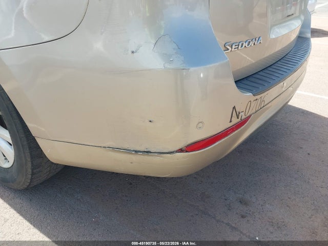 KNDMB5C18G6211807 KIA SEDONA LX
