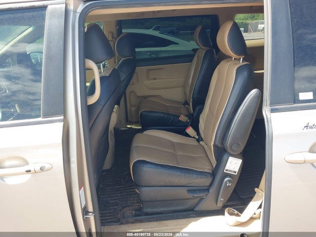 KNDMB5C18G6211807 KIA SEDONA LX