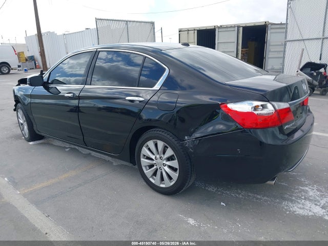 2015 Honda Accord Touring მანქანა იყიდება აუქციონზე, vin: 1HGCR3F94FA003871, აუქციონის ნომერი: 45190740