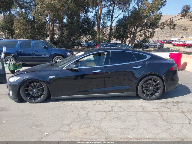 2015 Tesla Model S 70d/85d/p85d მანქანა იყიდება აუქციონზე, vin: 5YJSA1E27FF109359, აუქციონის ნომერი: 45190806