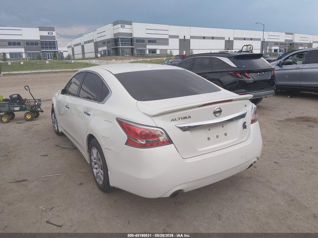 2015 Nissan Altima 2.5 S მანქანა იყიდება აუქციონზე, vin: 1N4AL3AP6FN322832, აუქციონის ნომერი: 45190831